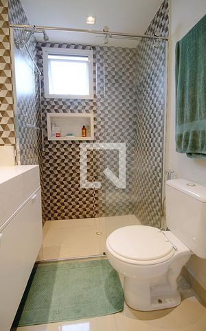 Apartamento para alugar com 70m², 2 quartos e 2 vagas Apartamento para alugar com 70m², 2 quartos e 2 vagasBanheiro