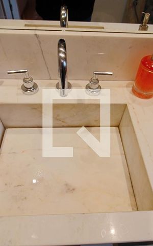 Apartamento para alugar com 70m², 2 quartos e 2 vagas Apartamento para alugar com 70m², 2 quartos e 2 vagasBanheiro