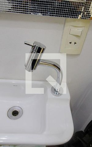 Casa à venda com 180m², 3 quartos e 2 vagasBanheiro de serviço