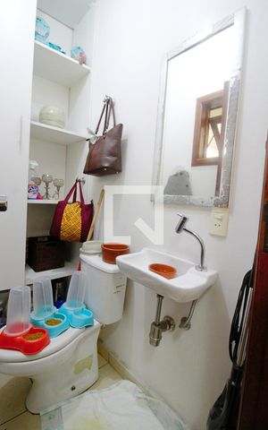 Casa à venda com 180m², 3 quartos e 2 vagasBanheiro de serviço