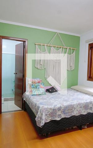 Casa à venda com 180m², 3 quartos e 2 vagasSuíte 1