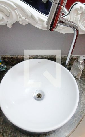 Casa à venda com 180m², 3 quartos e 2 vagasLavabo