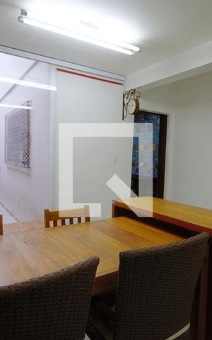 Casa à venda com 180m², 3 quartos e 2 vagasQuintal