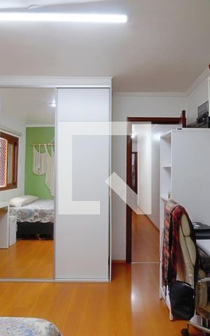 Casa à venda com 180m², 3 quartos e 2 vagasSuíte 1