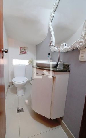 Casa à venda com 180m², 3 quartos e 2 vagasLavabo