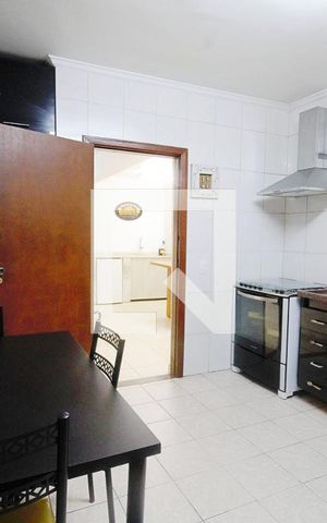 Casa à venda com 180m², 3 quartos e 2 vagasCozinha