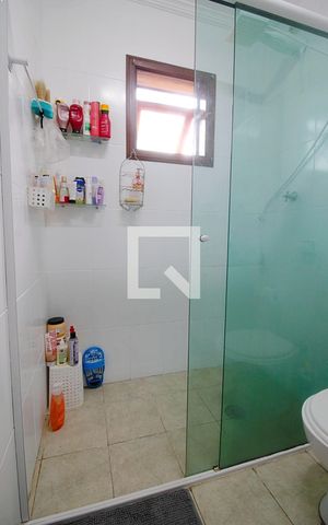Casa à venda com 180m², 3 quartos e 2 vagasBanheiro da Suíte 2