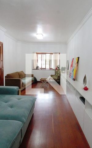 Casa à venda com 180m², 3 quartos e 2 vagasSala