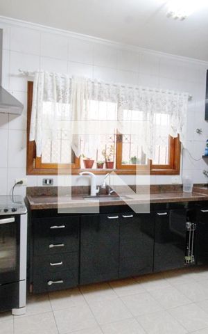 Casa à venda com 180m², 3 quartos e 2 vagasCozinha