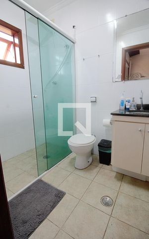 Casa à venda com 180m², 3 quartos e 2 vagasBanheiro da Suíte 2