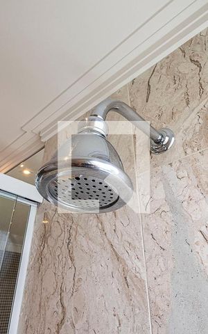 Apartamento à venda com 264m², 4 quartos e 5 vagas Apartamento à venda com 264m², 4 quartos e 5 vagasSuíte 2 - Banheiro