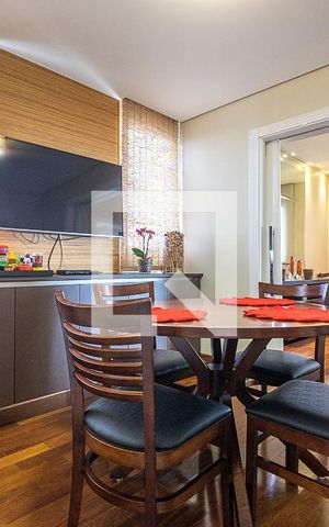 Apartamento à venda com 264m², 4 quartos e 5 vagas Apartamento à venda com 264m², 4 quartos e 5 vagasSala de Almoço