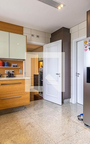 Apartamento à venda com 264m², 4 quartos e 5 vagas Apartamento à venda com 264m², 4 quartos e 5 vagasCozinha