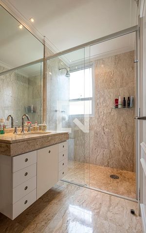 Apartamento à venda com 264m², 4 quartos e 5 vagas Apartamento à venda com 264m², 4 quartos e 5 vagasSuíte 2 - Banheiro