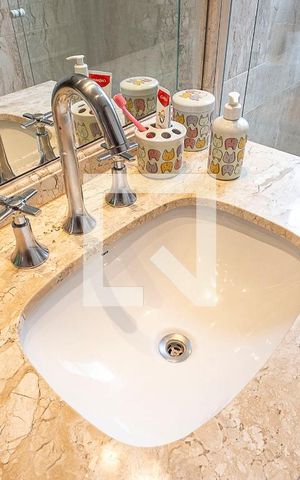Apartamento à venda com 264m², 4 quartos e 5 vagas Apartamento à venda com 264m², 4 quartos e 5 vagasSuíte 2 - Banheiro