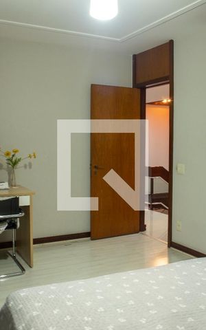 Casa à venda com 648m², 3 quartos e 8 vagas Casa à venda com 648m², 3 quartos e 8 vagasSuíte 1