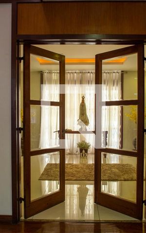 Casa à venda com 648m², 3 quartos e 8 vagas Casa à venda com 648m², 3 quartos e 8 vagasSala 2