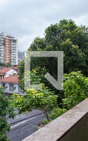 Casa à venda com 648m², 3 quartos e 8 vagas Casa à venda com 648m², 3 quartos e 8 vagasSacada da Suíte 2
