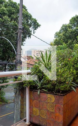 Casa à venda com 648m², 3 quartos e 8 vagas Casa à venda com 648m², 3 quartos e 8 vagasVaranda da Sala