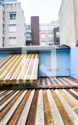 Casa à venda com 342m², 6 quartos e 4 vagasVista