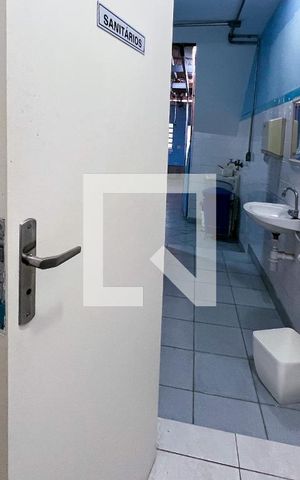 Casa à venda com 342m², 6 quartos e 4 vagasBanheiro de Serviço