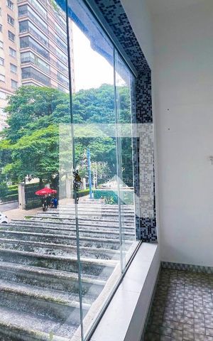 Casa à venda com 342m², 6 quartos e 4 vagasVaranda
