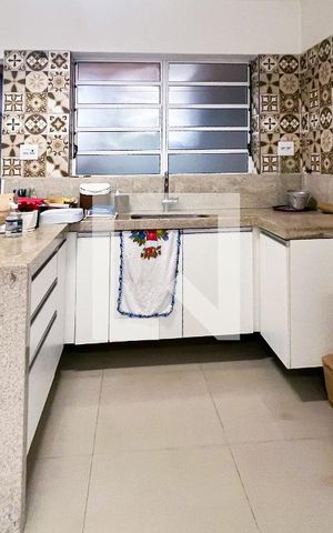 Casa à venda com 342m², 6 quartos e 4 vagasCozinha