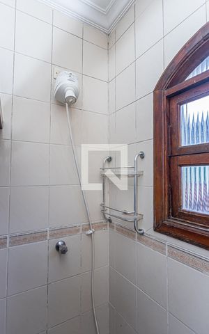 Casa à venda com 170m², 3 quartos e 2 vagas Casa à venda com 170m², 3 quartos e 2 vagasBanheiro Social