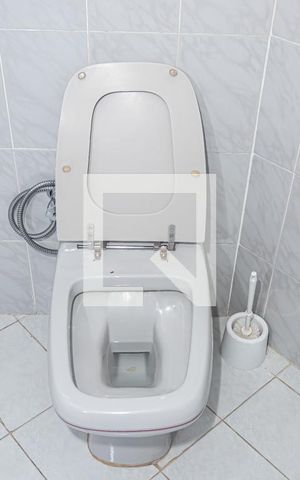 Casa à venda com 170m², 3 quartos e 2 vagas Casa à venda com 170m², 3 quartos e 2 vagasBanheiro suite