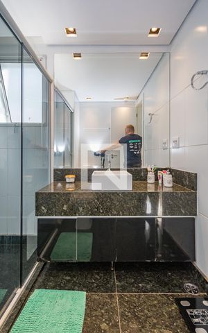 Apartamento à venda com 115m², 4 quartos e 2 vagas Apartamento à venda com 115m², 4 quartos e 2 vagasBanheiro da Suíte