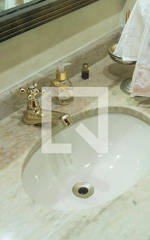 Apartamento à venda com 315m², 3 quartos e 5 vagas Apartamento à venda com 315m², 3 quartos e 5 vagasLavabo