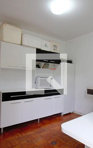 Casa à venda com 400m², 5 quartos e 2 vagas Casa à venda com 400m², 5 quartos e 2 vagasQuarto de Serviço