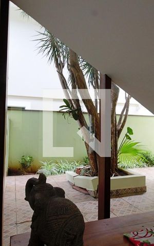 Casa à venda com 400m², 5 quartos e 2 vagas Casa à venda com 400m², 5 quartos e 2 vagasHall de Entrada