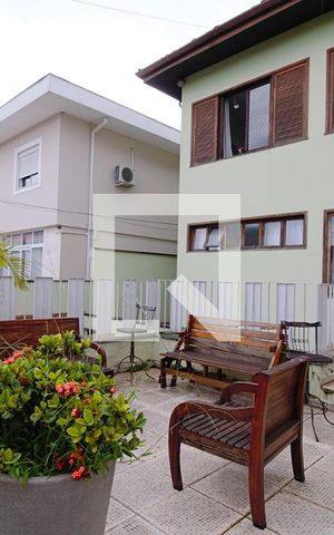 Casa à venda com 400m², 5 quartos e 2 vagas Casa à venda com 400m², 5 quartos e 2 vagasVaranda da Frente