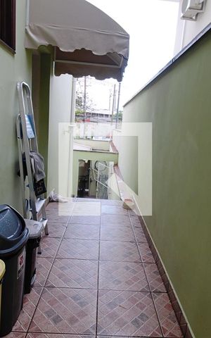 Casa à venda com 400m², 5 quartos e 2 vagas Casa à venda com 400m², 5 quartos e 2 vagasCorredor