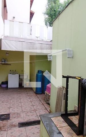 Casa à venda com 400m², 5 quartos e 2 vagas Casa à venda com 400m², 5 quartos e 2 vagasÁrea de Serviço