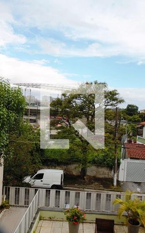 Casa à venda com 400m², 5 quartos e 2 vagas Casa à venda com 400m², 5 quartos e 2 vagasVista do Quarto 3