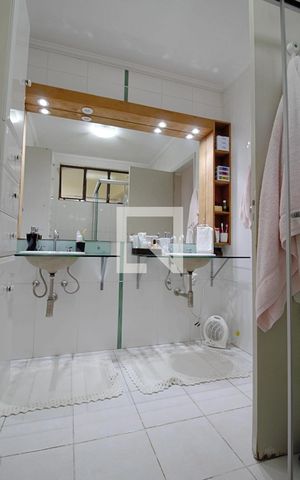 Casa à venda com 400m², 5 quartos e 2 vagas Casa à venda com 400m², 5 quartos e 2 vagasBanheiro da Suíte 1