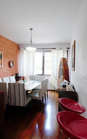 Casa à venda com 400m², 5 quartos e 2 vagas Casa à venda com 400m², 5 quartos e 2 vagasSala de Jantar