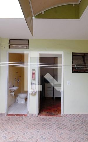 Casa à venda com 400m², 5 quartos e 2 vagas Casa à venda com 400m², 5 quartos e 2 vagasÁrea de Serviço