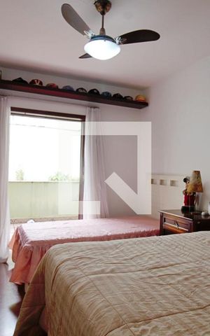 Casa à venda com 400m², 5 quartos e 2 vagas Casa à venda com 400m², 5 quartos e 2 vagasSuíte 2