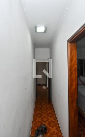 Casa à venda com 150m², 3 quartos e 2 vagasCorredor