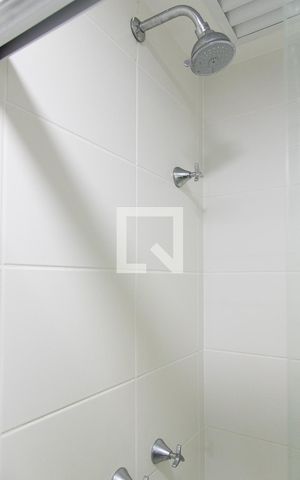 Apartamento à venda com 165m², 3 quartos e 2 vagas Apartamento à venda com 165m², 3 quartos e 2 vagasBanheiro da suíte 2