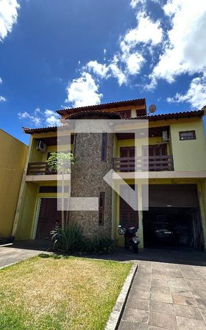 Casa à venda com 400m², 3 quartos e 2 vagasFachada