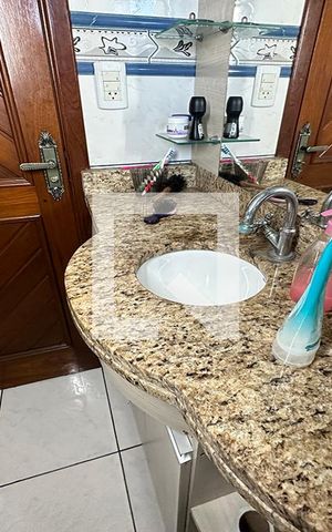 Casa à venda com 400m², 3 quartos e 2 vagasBanheiro social