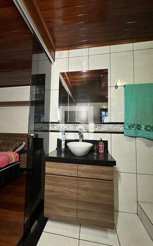Casa à venda com 400m², 3 quartos e 2 vagasBanheiro 