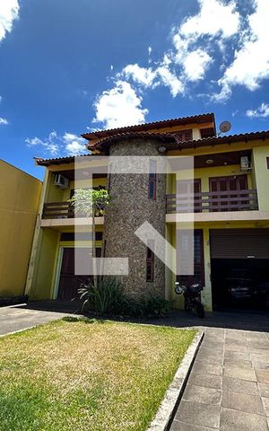 Casa à venda com 400m², 3 quartos e 2 vagasFachada