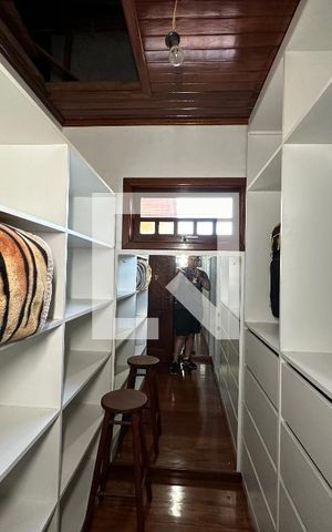 Casa à venda com 400m², 3 quartos e 2 vagasCloset