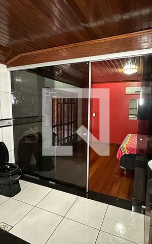 Casa à venda com 400m², 3 quartos e 2 vagasBanheiro 
