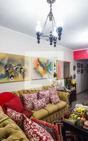 Casa de condomínio à venda com 225m², 3 quartos e 2 vagas Casa de condomínio à venda com 225m², 3 quartos e 2 vagasSala